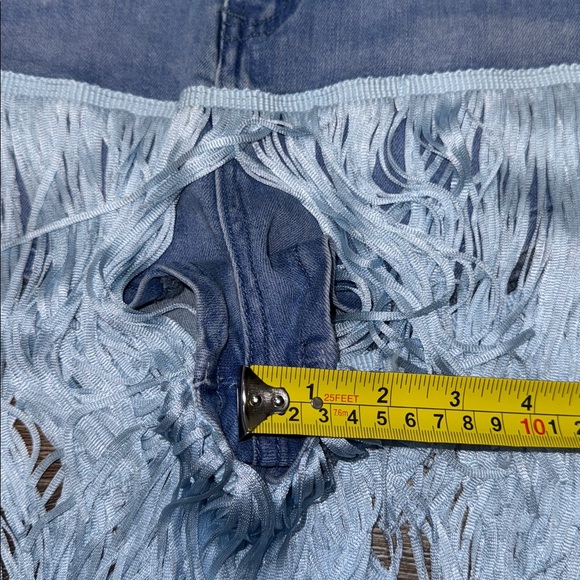 NWT 💙 OYROSY Fringe Distressed Denim Shorts Light Wash Size M - Picture 12 of 12